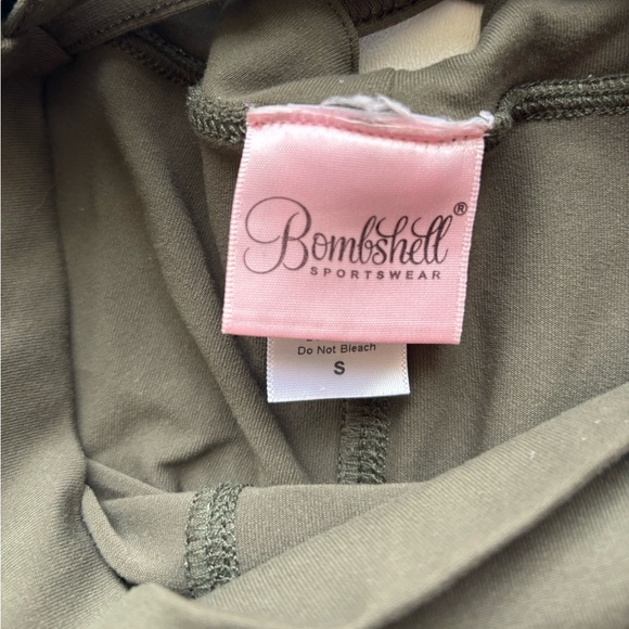 Bombshell Sportswear sexy back criss cross leggings size small army green - Picture 5 of 8